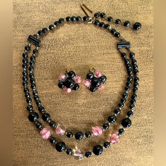 Made in Germany, Circa 1940’s, Vintage Black & Pink Beaded Necklace/Earring Set - Picture 2 of 9
